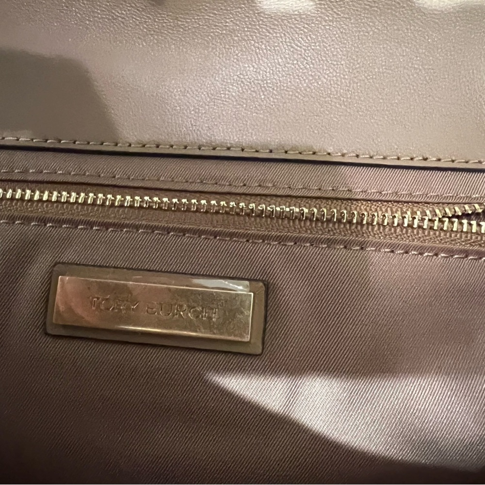 Tory Burch Flemming quilted soft leather clutch - Picture 7 of 12
